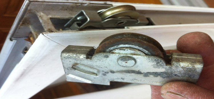 screen door roller repair in Calipatria